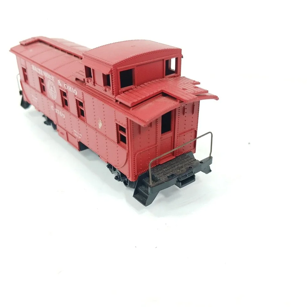 Athearn Baltimore & Ohio B&O Caboose C-1769 Red HO Scale Model Train Car